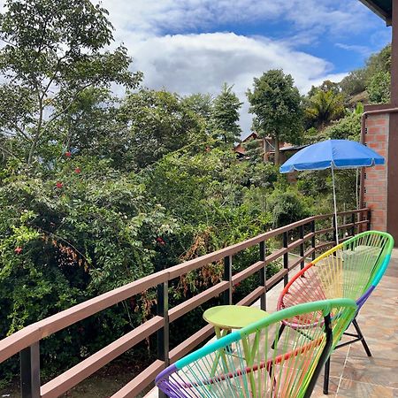 Villa Camila Hostel Coroico Bagian luar foto