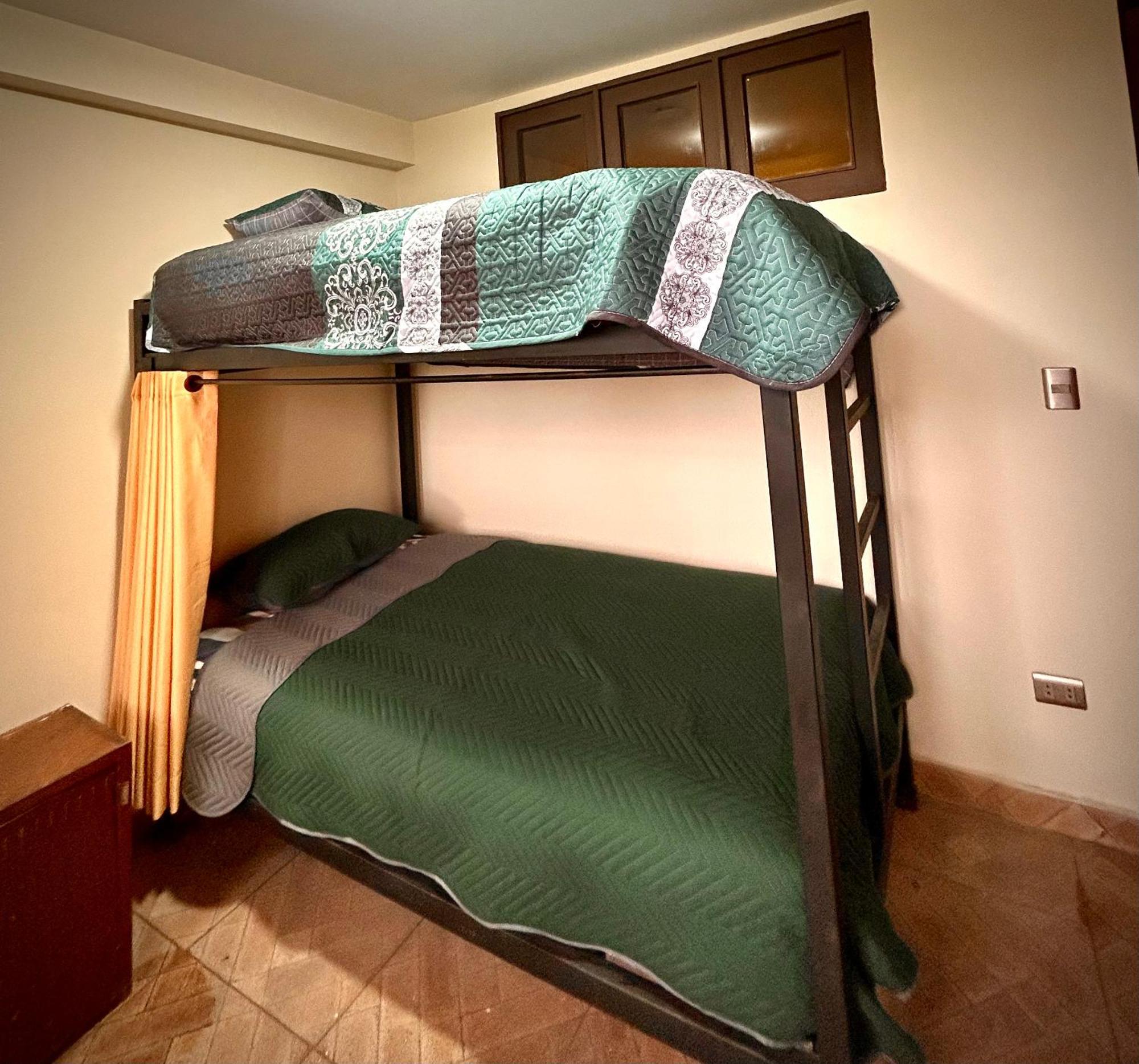 Villa Camila Hostel Coroico Ruang foto