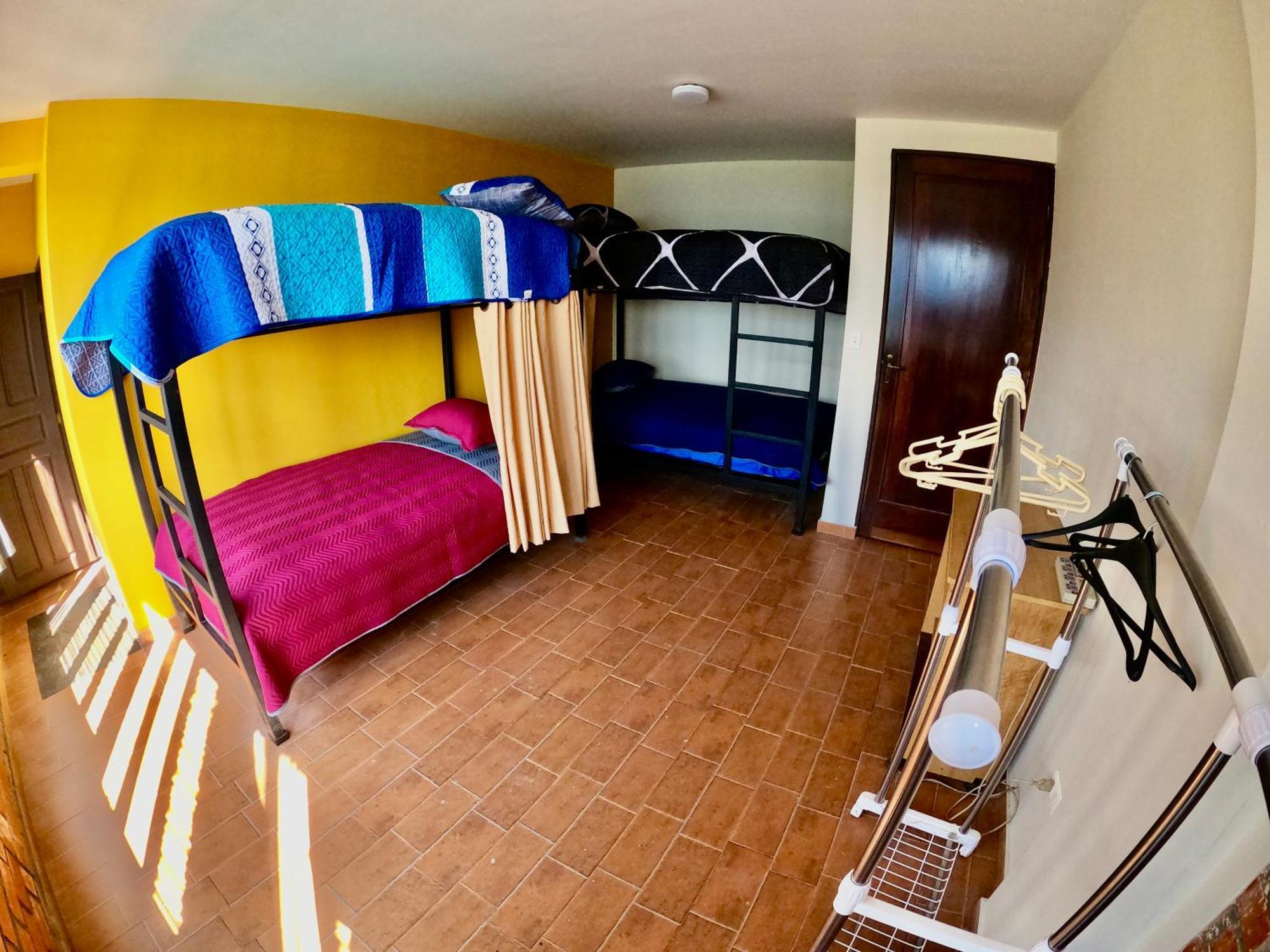 Villa Camila Hostel Coroico Ruang foto