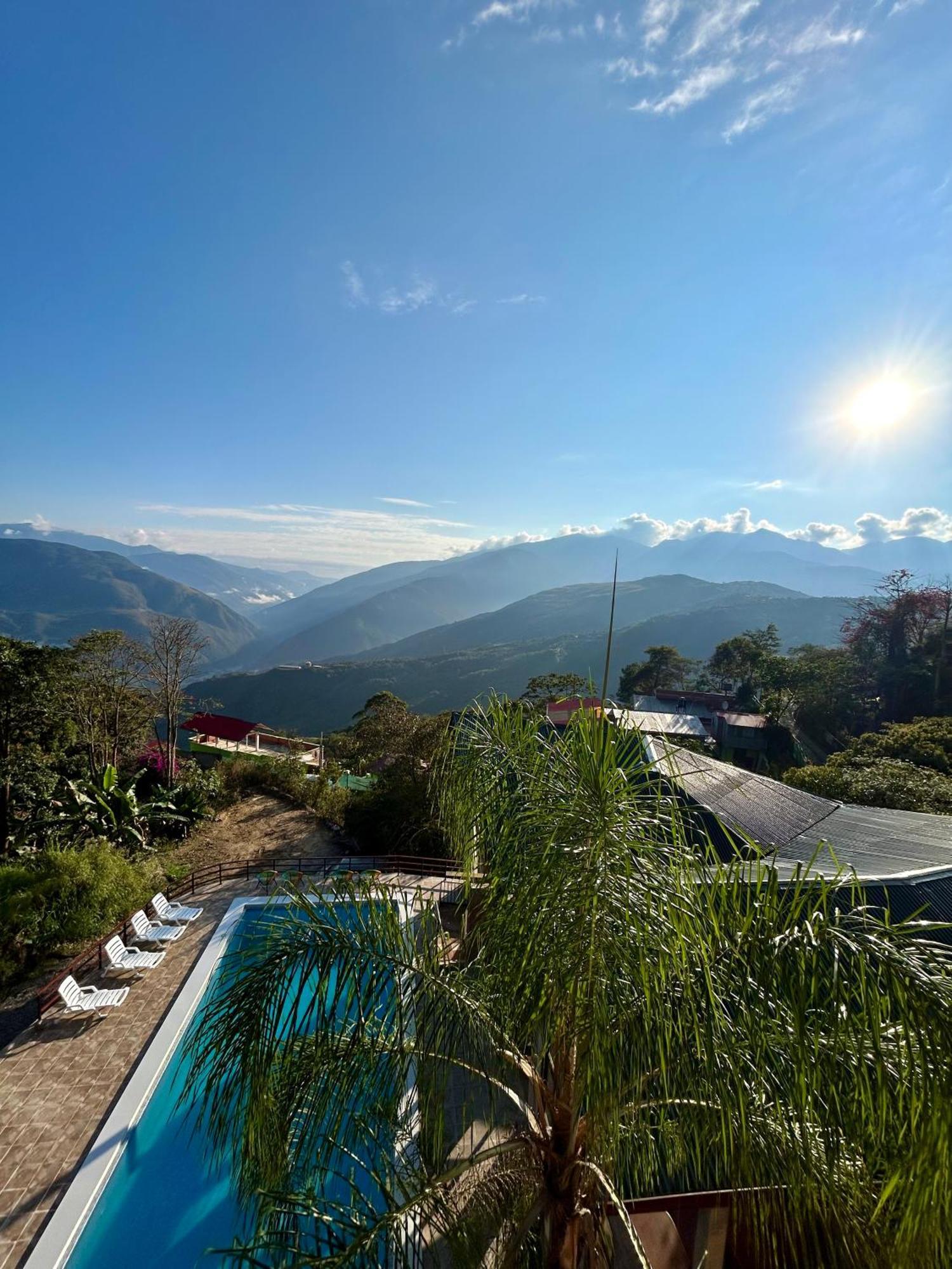 Villa Camila Hostel Coroico Bagian luar foto
