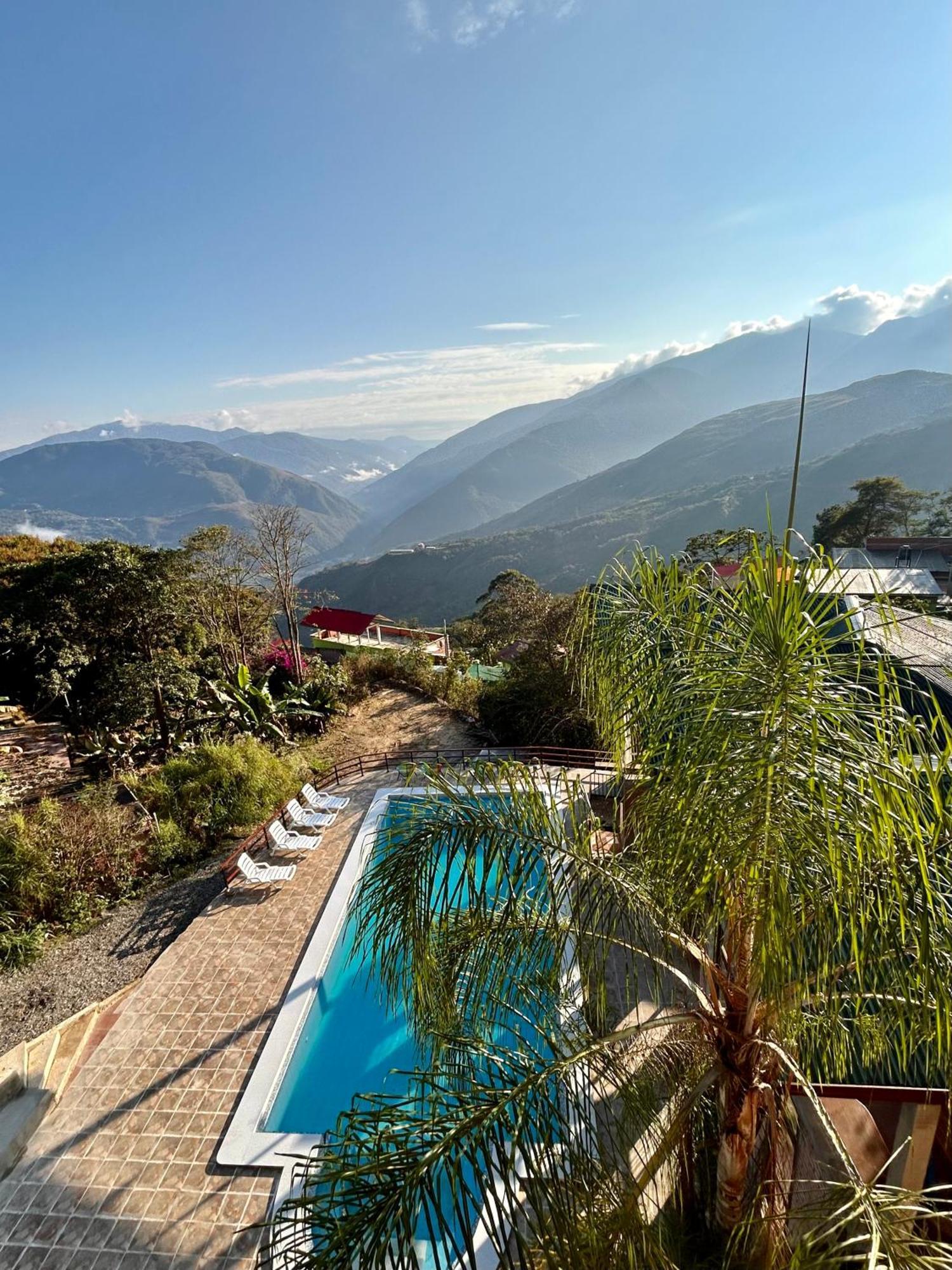 Villa Camila Hostel Coroico Bagian luar foto