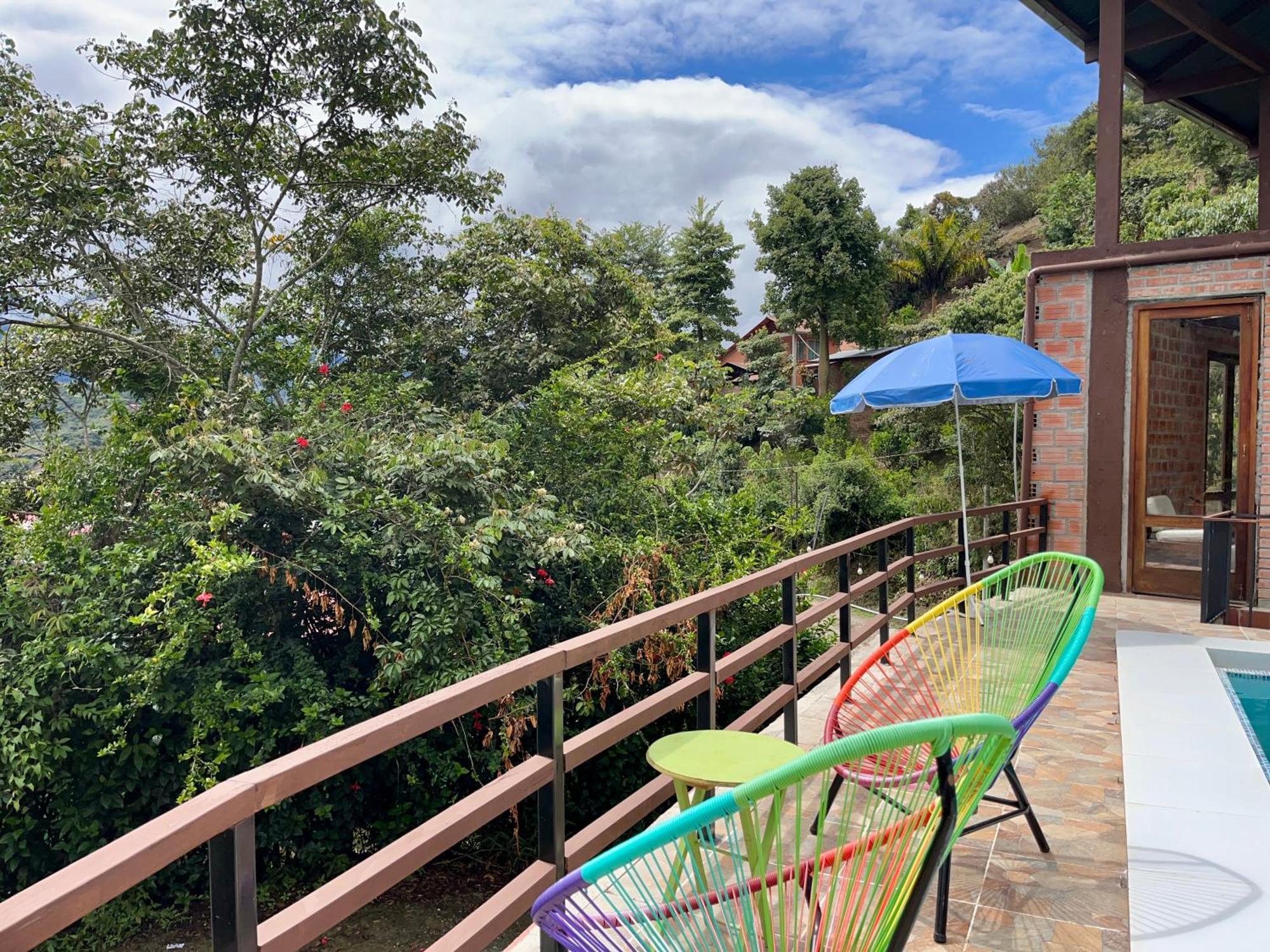 Villa Camila Hostel Coroico Bagian luar foto
