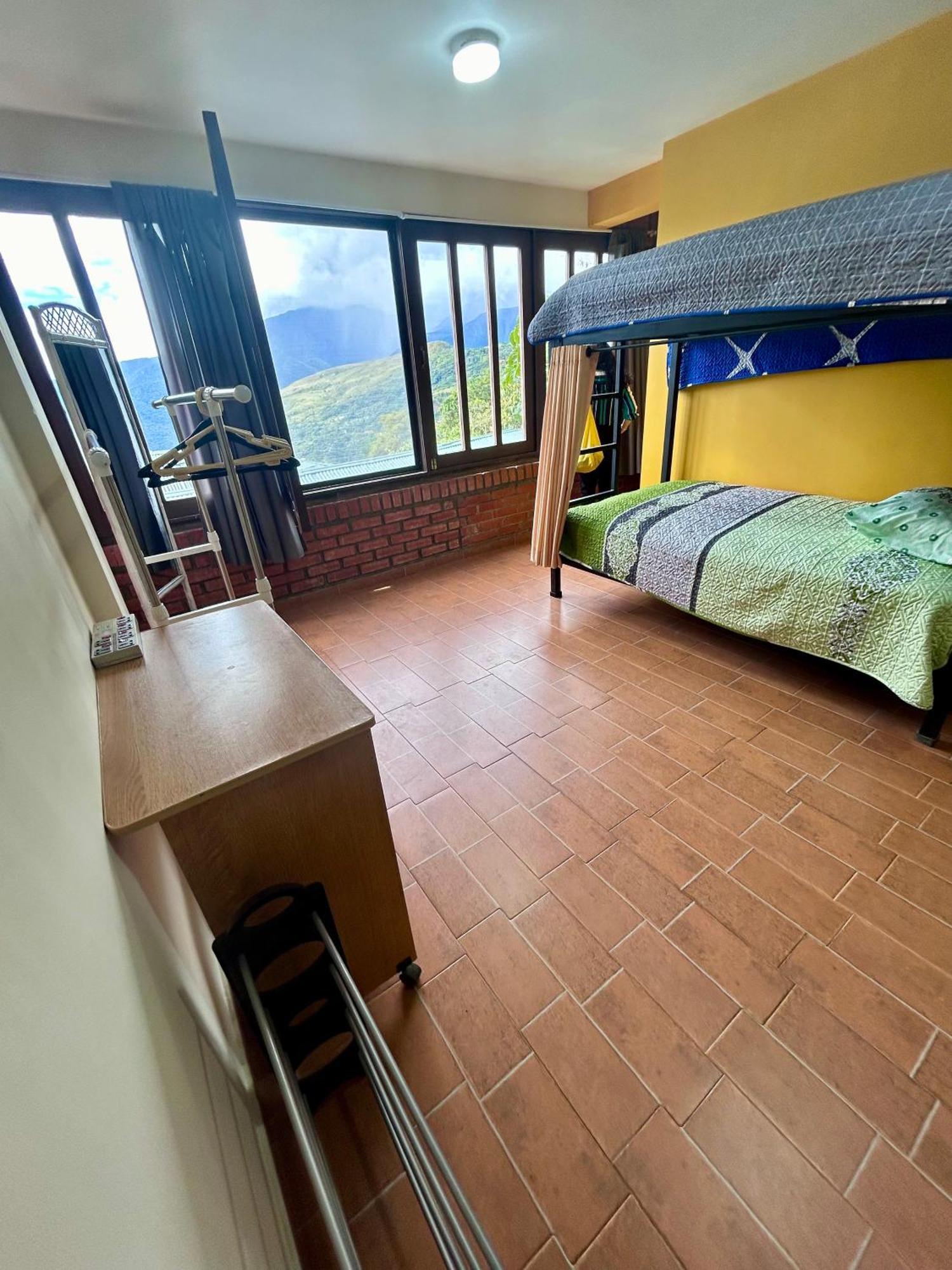 Villa Camila Hostel Coroico Ruang foto