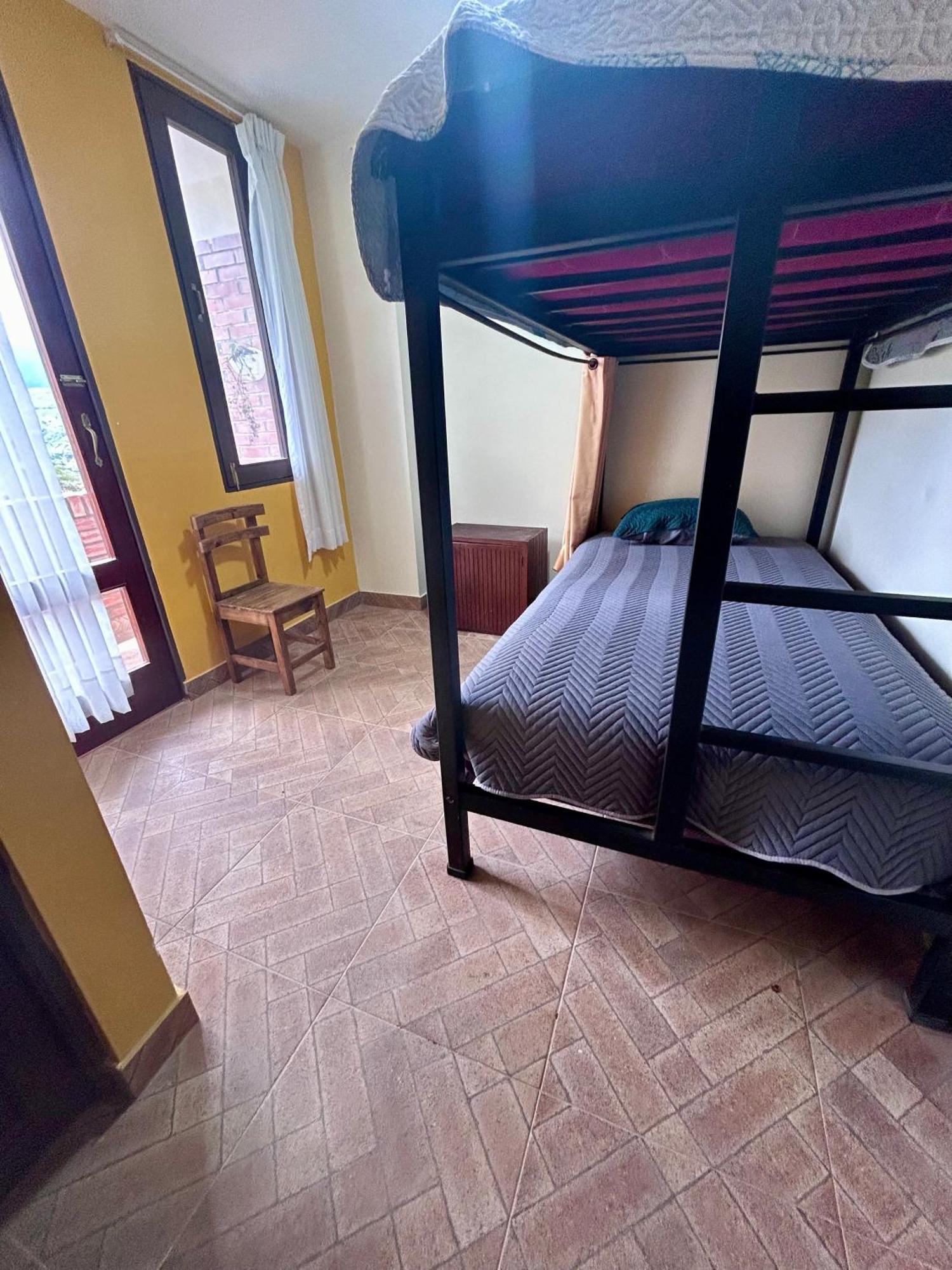 Villa Camila Hostel Coroico Ruang foto