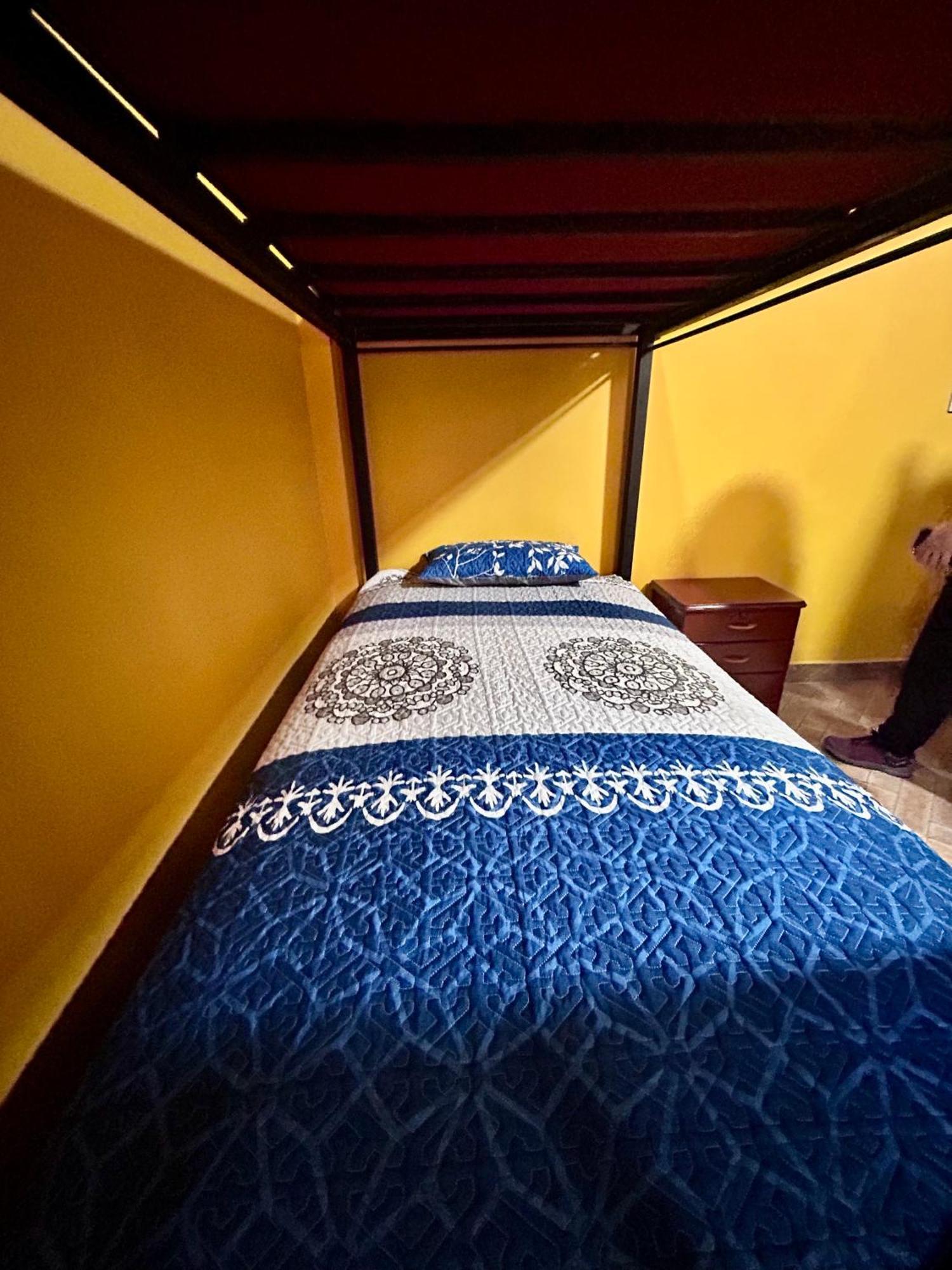 Villa Camila Hostel Coroico Ruang foto