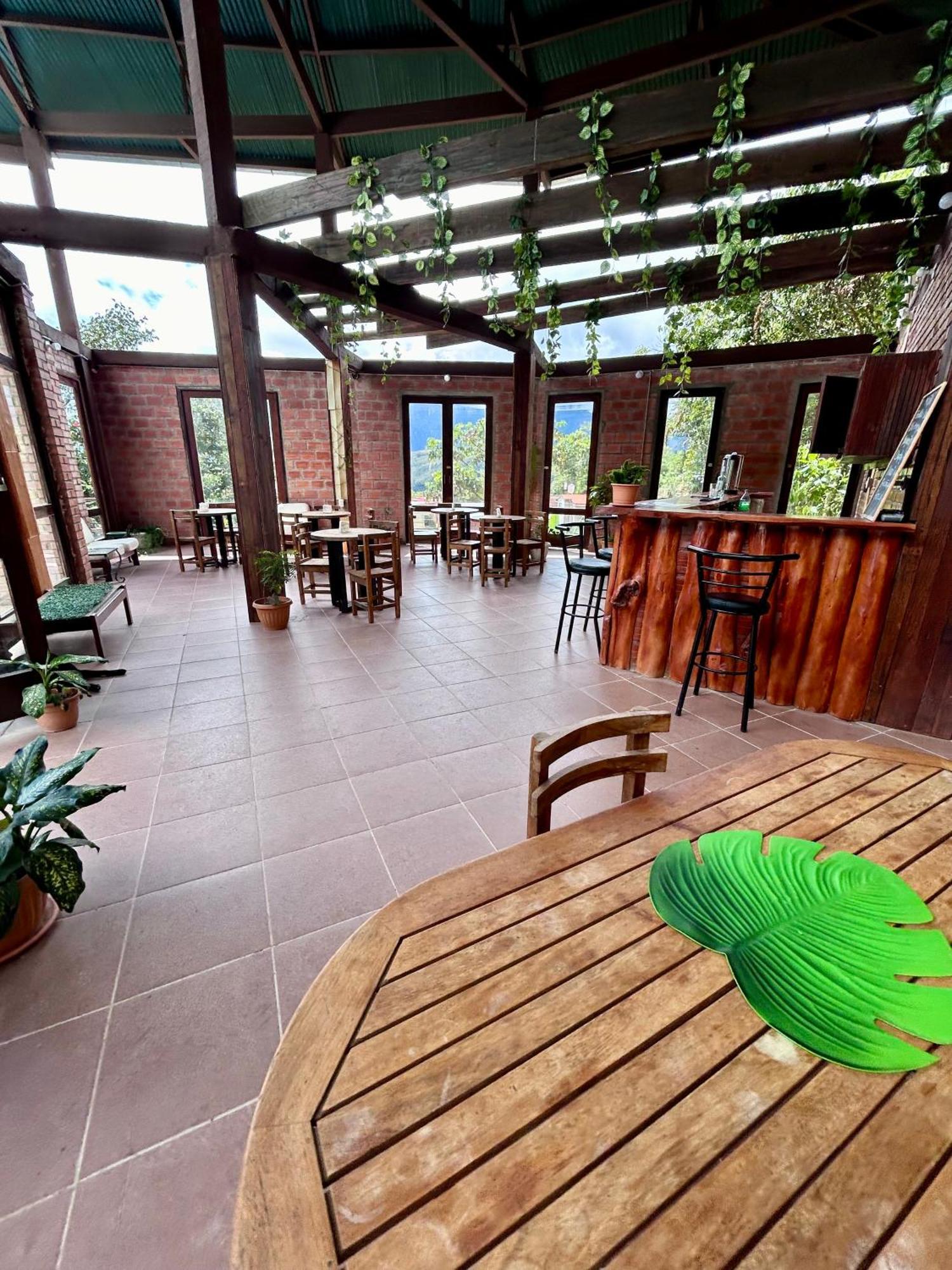 Villa Camila Hostel Coroico Bagian luar foto